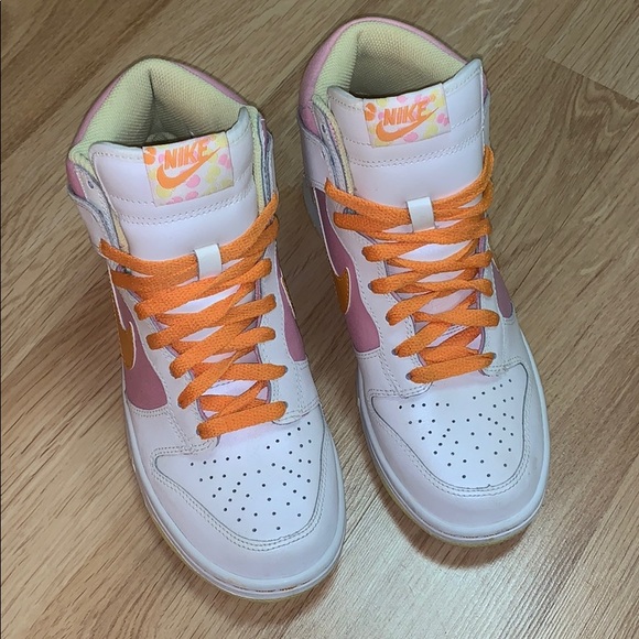 Rare Nike Sneakers - Picture 2 of 4